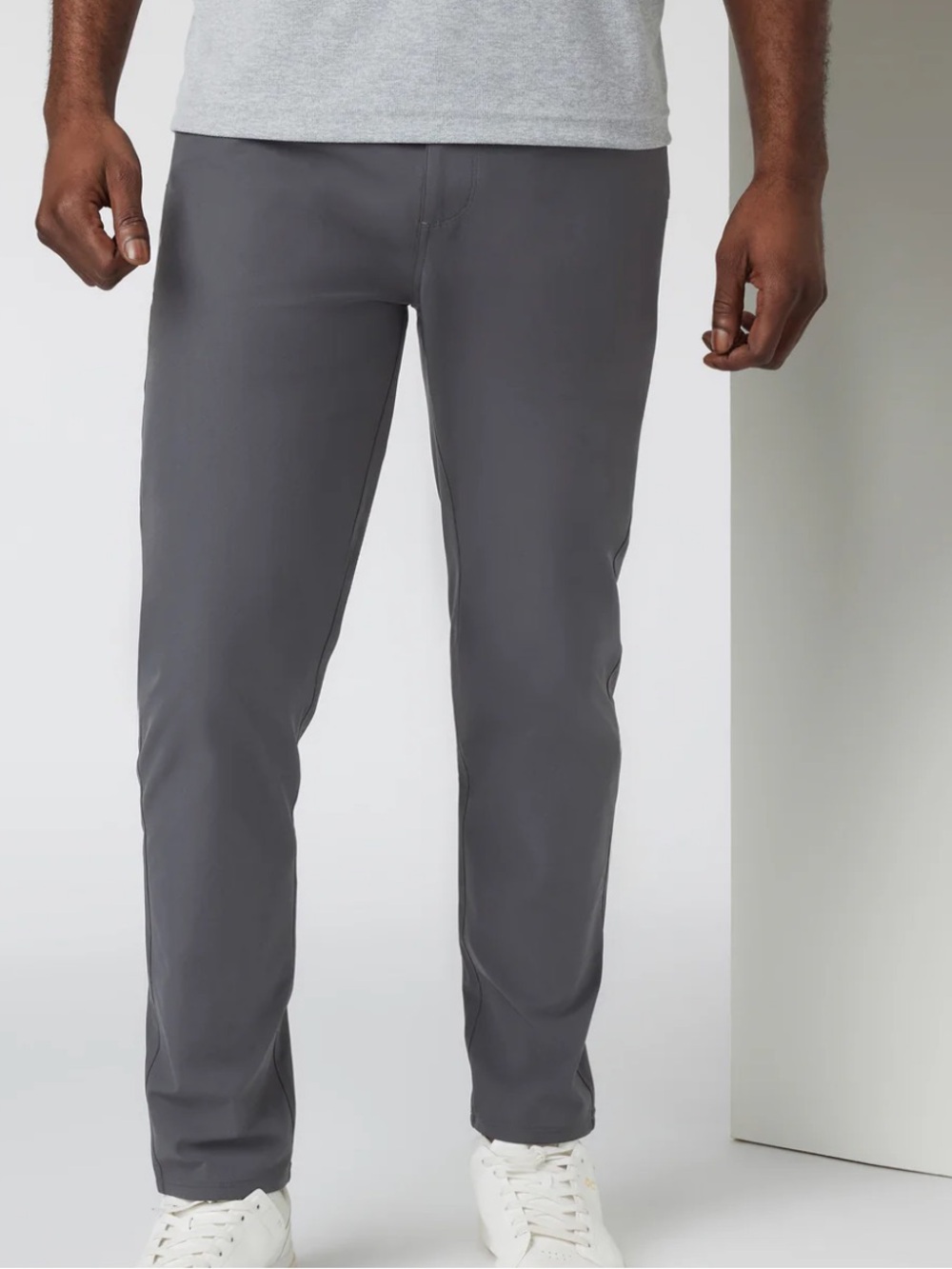 Vuori Pants Mens 32x29 Gray Lightweight Stretch Khakis Travel Zip Pockets